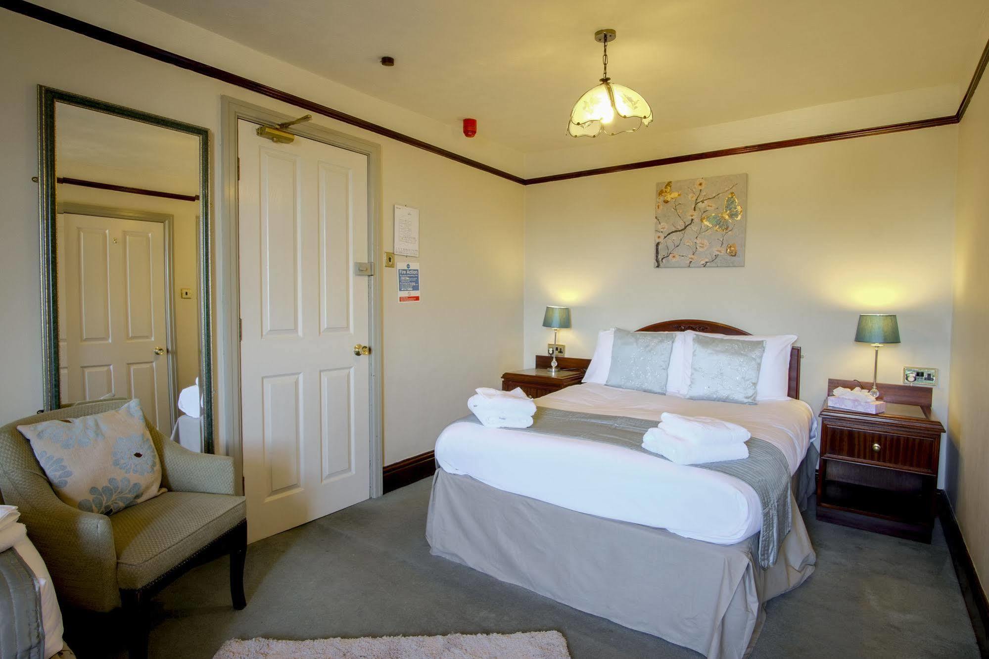 Bayley Arms Hotell Hurst Green  Exteriör bild